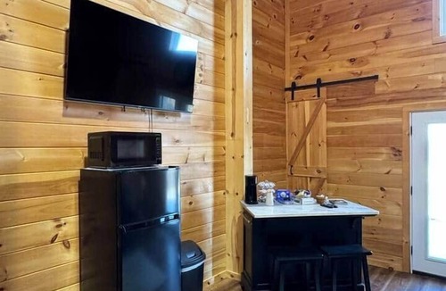 Pineville House | The Inn at Outlaw Ridge - Unit B
