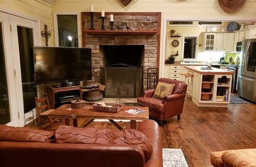Highlands Cabin | The MillStone Cabins *Highlands 2 Cabins on Fly Fishing River