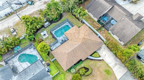 Gulf Gate Estates House | The Siesta Shortcut | Spacious Pool Home Minutes to Siesta Key Beach