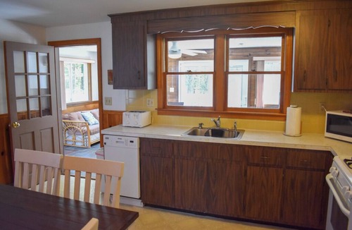 Dennis Port House | This spacious 3 bedroom home offers central air and plenty of living space!