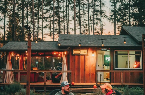 Grants Pass Cabin | Tiny Cabin in the Woods with Hot Tub & Alpaca Rescue