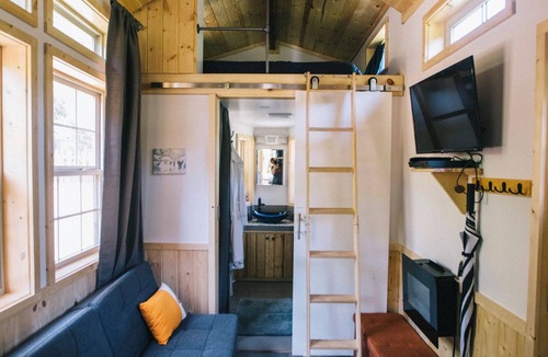 Idleyld Park House | Tiny Home in Umpqua National Forest