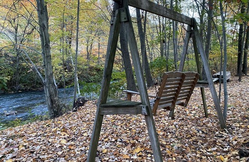 Brockton Apartment | TreeTop Loft Apartment with River & Mountain on 10-Acres