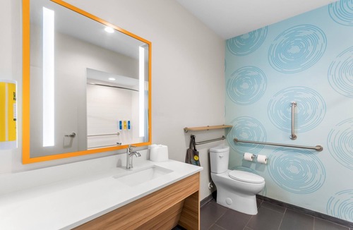 Northeast Pensacola Hotel | Tru By Hilton Pensacola I-10 North Davis Highway