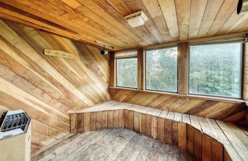 Stowe House | Two wonderful escapes with full kitchens, WiFi, private hot tub, & gas grill