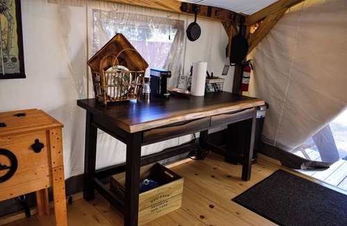 Idleyld Park Cabin | Umpqua National Forest Glamping Tent XL Mountaineer - Near Crater Lake & Umpqua Hot Springs