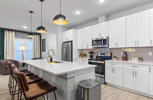 Southtown House | Unique Duplex - 18 beds - Downtown Terrace View