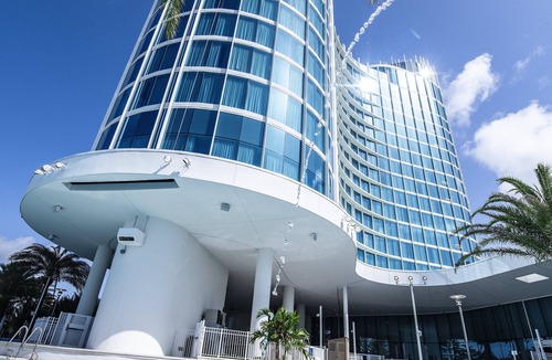 Florida Center Hotel | Universal's Aventura Hotel