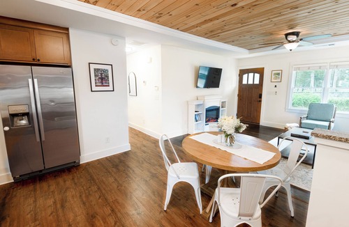 Marietta House | Unmatched Views, 3 blocks from Historic Marietta Square - Limelight Cottage