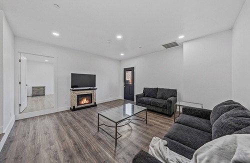 Topaz Lake Apartment | Unwind in this stylish, newly renovated 1-bedroom suite near Topaz Lake.