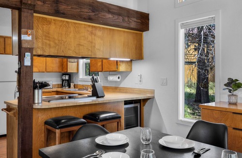 Three Rivers House | Updated Modern Style King Suite Pool/Tennis Access
