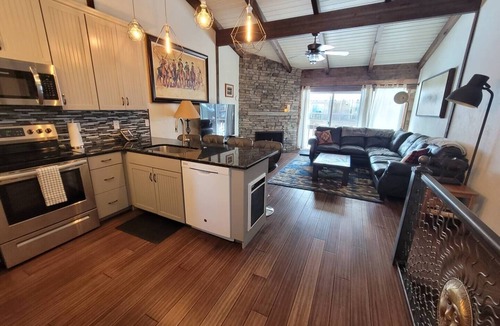 Ketchum Apartment | Val d' Sol—Unbeatable Downtown Ketchum Location