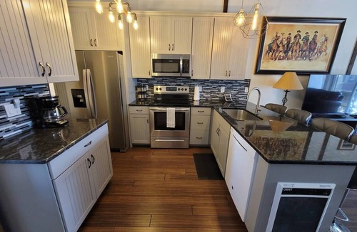 Ketchum Apartment | Val d' Sol—Unbeatable Downtown Ketchum Location