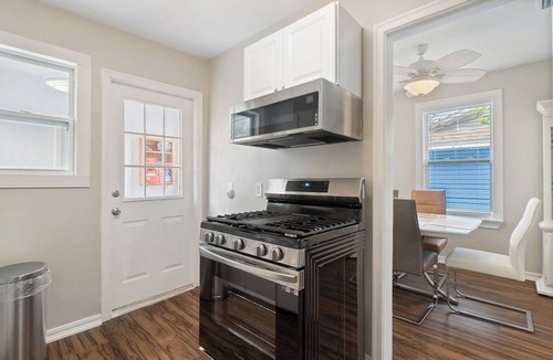 Navy Point House | Very Berry! + Pensacola + Pet Friendly!