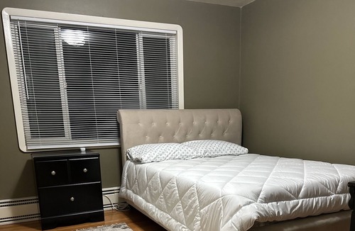 Hillsboro House | Very cozy home 20 minutes from Portland also 1 mile from Roloff farms