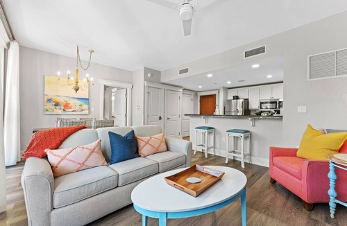 Sandestin Condo | Vibrant 1BR Condo Near Baytowne! Beach Tram, Walk to Wharf, Trop Pool/Hot Tub