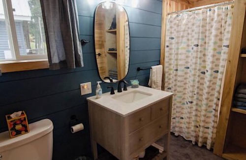 Au Train Cottage | Wake up to an AuTrain Lake Sunrise! On the beach!