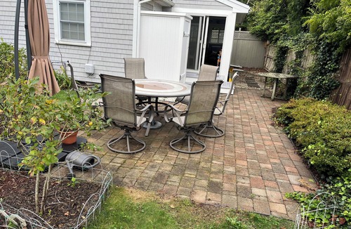 Falmouth Condo | Walk to beach and town: 3-bedroom condo with AC and WiFi in lovely Falmouth.