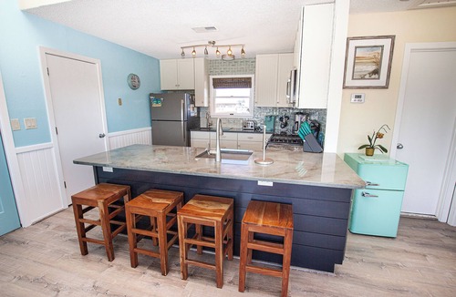 Ocean Hill House | Walk to Beach, Lighthouse & Historic Corolla, Near Corolla Adventure Park, Pool & Hot Tub