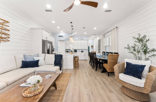 Holiday Beach House | 🏖️Walk to Beach-Great Location-4BR-The Tempest🏖️