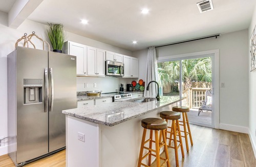 Southeast Pensacola House | Walk to Parks & Dining: Pensacola Family Home!