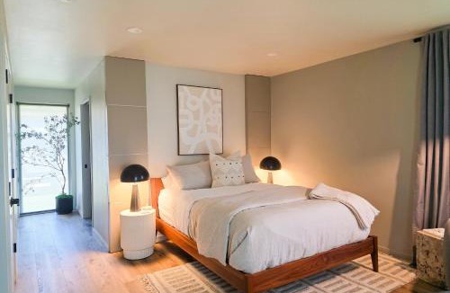 Myrtle Creek Apartment | Walk to River: Myrtle Creek Studio Near I-5