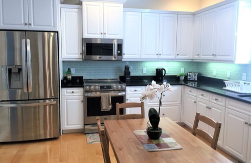 Naples Park House | Walk to Vanderbilt Beach, Heated Resort Pool & Spa, Kids Gear