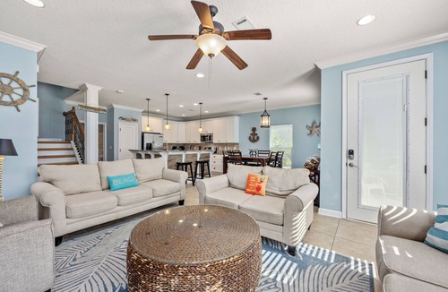 Villages of Crystal Beach House | Walk2Beach - Arcade Room - Resort Pool - Full Kitchen