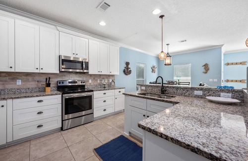 Villages of Crystal Beach House | Walk2Beach - Arcade Room - Resort Pool - Full Kitchen