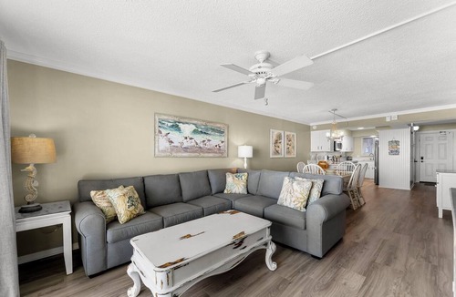 Crescent Beach Condo | Waterfront 2BR condo w/Gulf & pool views