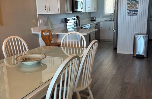 Crescent Beach Condo | Waterfront 2BR condo w/Gulf & pool views
