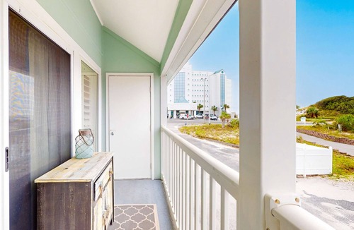 Villa Sabine Condo | Waterfront condo in Pensacola Beach with breathtaking balcony views, W/D & AC