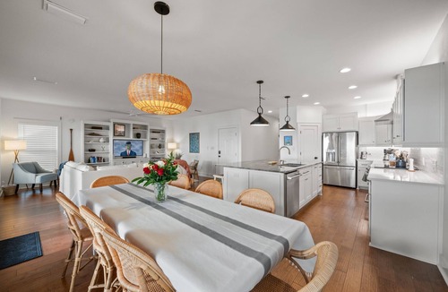 Fairhope House | Waterfront Fairhope Home/Private Pier, Bayfront Views, Screened in Porch