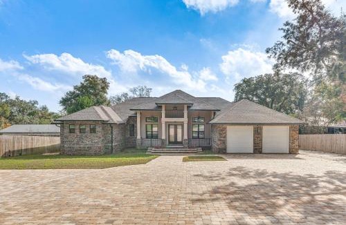 South Pensacola House | Waterfront Retreat w/Outdoor Oasis in Pensacola