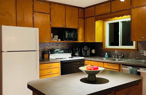 Deerton House | Welch's Riverview Retreat, Welchʻs Riverview Retreat - Your Window to Lake Superior