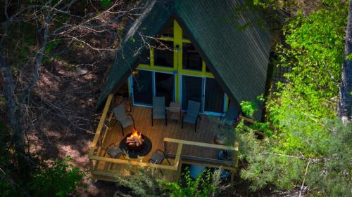 Murphy House | Whimsical A-Frame Secluded Feel, Close to Town