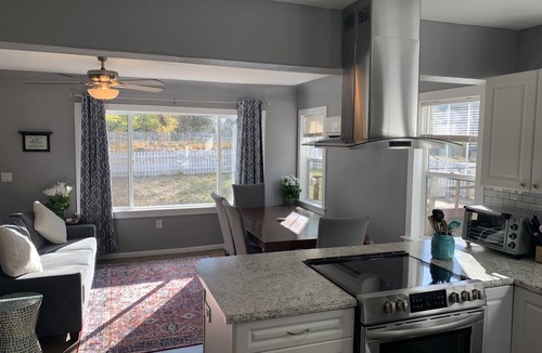Klamath Falls House | Whitetail cottage! 🦌 Spacious home with game room. Near OIT and SkyLakes.