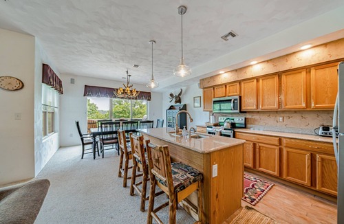 Seven Springs Condo | Woodridge at Seven Springs - Spacious & Cozy 4 BR/4 BA Mountaintop Condo