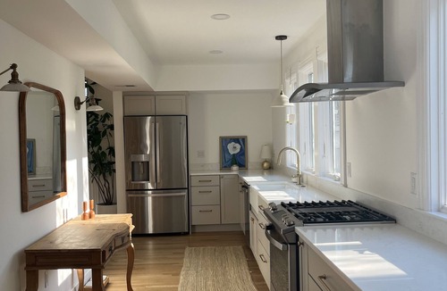 South Amboy House | WORLD CUP STAY walk to good food live music cafe's train to Metlife NYC NJ Shore