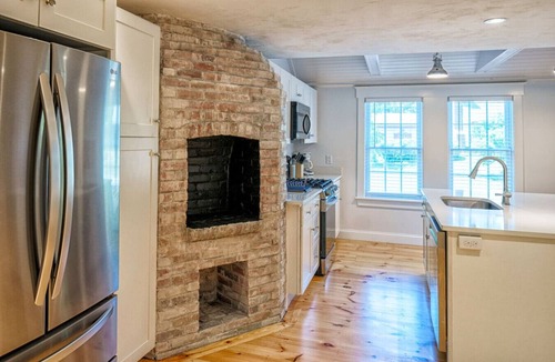 Yarmouth Port House | Yarmouth Port Escape Minutes to the Beach