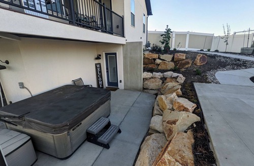 Herriman Apartment | Yosemite Studio - Farmhouse Base for Explorers - Shared Hot Tub - Near SLC