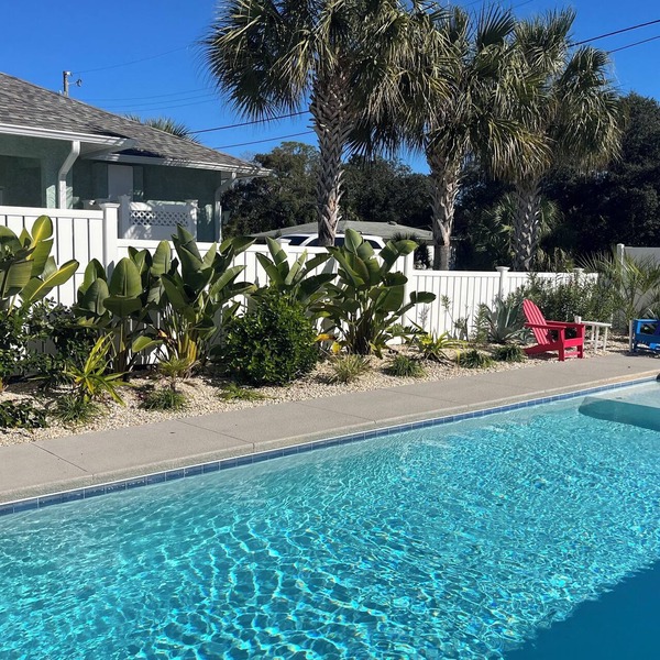 Sandpiper Cottage Private Pool 1 Block to Beach FREE 6‑Person Golf Cart