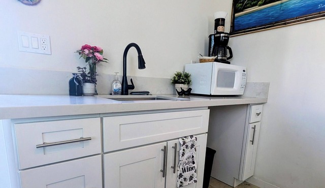 1-Bed/Bath Private Corp Apartment close to ONT Airprt in a resort-like community