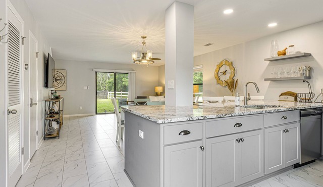 10 Mi to Navarre Beach! Waterfront Rental w/Pool
