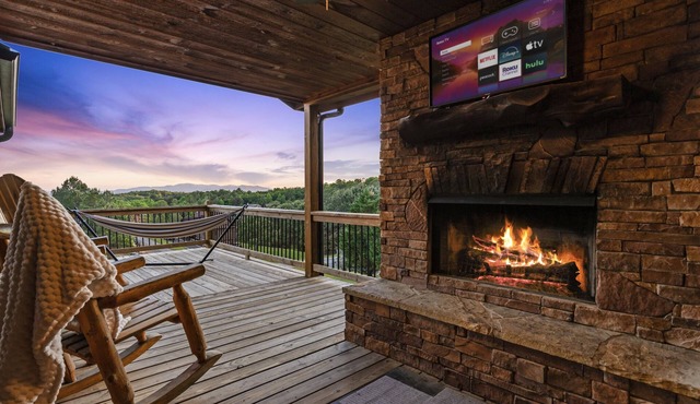 10% Off Member Deal 10 min>Town Mtn Views Hot Tub Movie Theater Firepit Pond