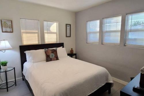 13 Pl Right - Renovated-APT-Downtown-Phoenix-Beautiful Patio in Phoenix