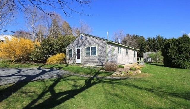 14 Town Neck Rd