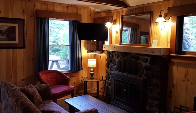 2 Bedroom Chalet with Fireplace