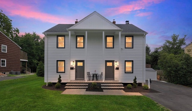 2 bedroom home between Princeton University & Princeton Shopping Center