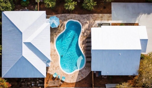 2 Homes in One | Putting Green | Pool | Golf Cart